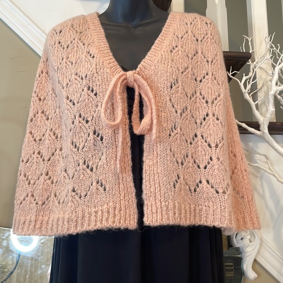 Ann Taylor Loft Light Pink Wrap Shawl Cape Sweater Poncho Knit - Picture 4 of 12